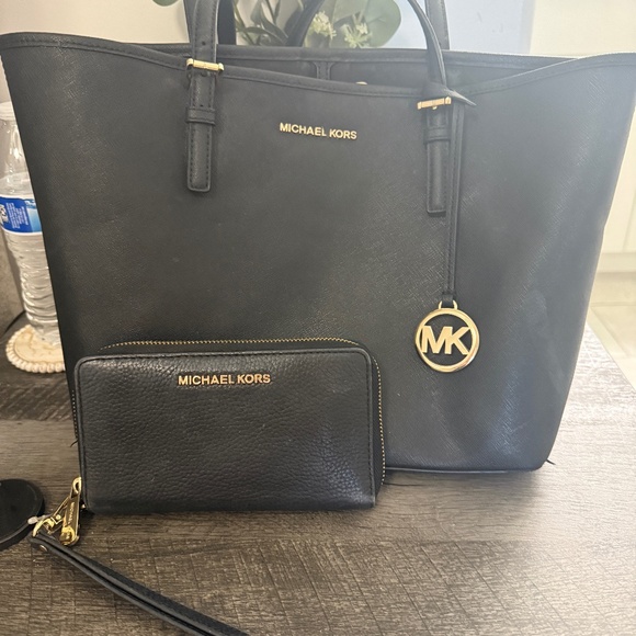 Michael Kors Purse and Wallet - Picture 1 of 1
